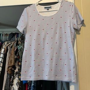 Karen Scott scooped neck T. Size Medium